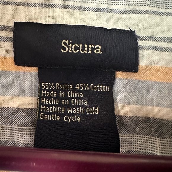 Sicura casual button-down size medium - Picture 4 of 4
